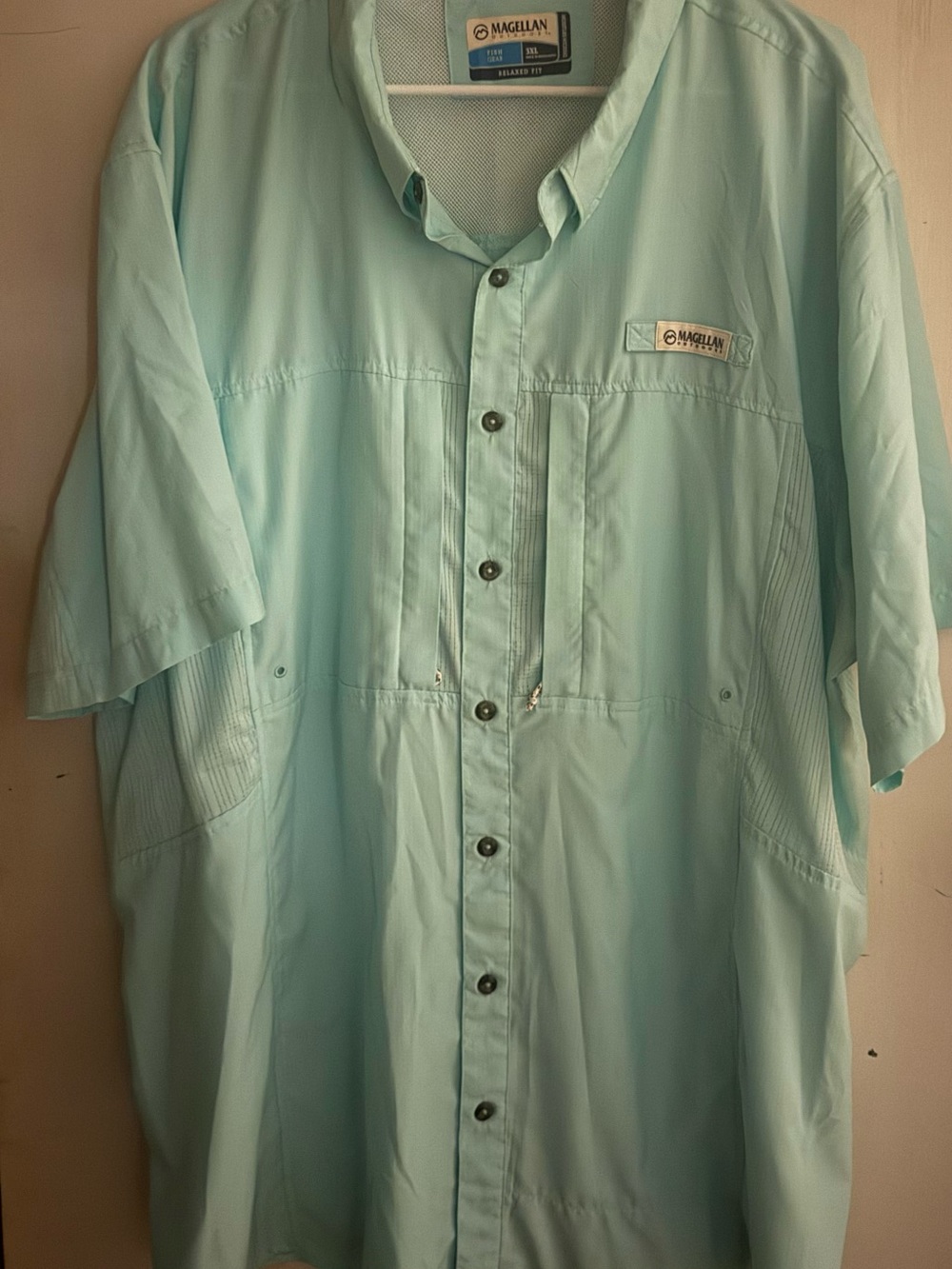 Magellan Outdoors Men’s Light Mint Green Short-Sleeve Button-Down Shirt